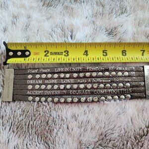 GOOD WORKS BRACELET. ENCOURAGING SENTIMENTS. SILVER. LEATHER.